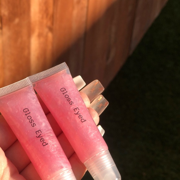 “Pretty n Pink” gloss👛 - Picture 2 of 2